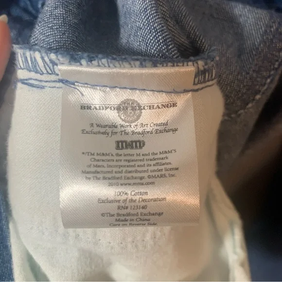 The Bradford Exchange Blue Denim M&M's Shirt Size Large - Picture 6 of 8